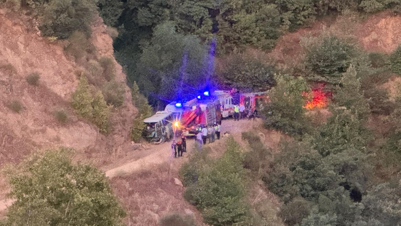 İzmir’de tarım işçilerini taşıyan minibüs kaza yaptı: 1 kişi öldü, 8 kişi yaralandı