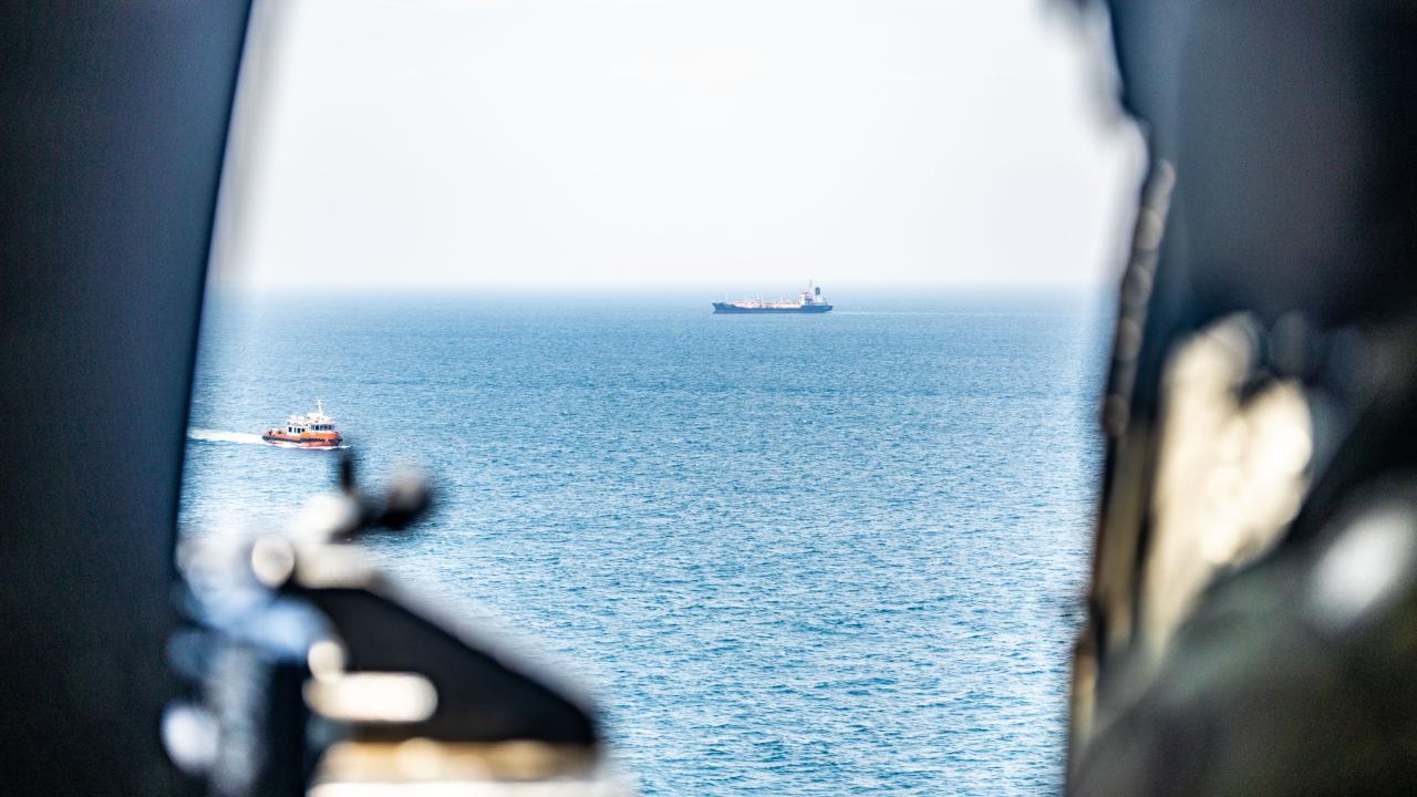ABD’nin Hürmüz Boğazı’nda petrol tankerleri için gizli geçiş koridoru oluşturduğu iddia edildi