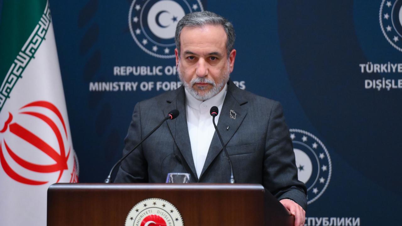 İran: ABD’nin Ekonomik DDay operasyonu kendi krizini örtme çabası