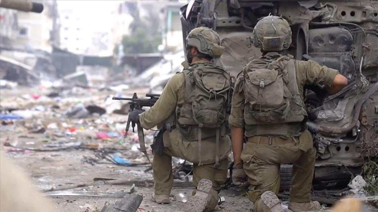 Katil İsrail askerleri Batı Şeria’da 14 yaşındaki Filistinli çocuğu göğsünden vurdu, 5 kişiyi gözaltına aldı