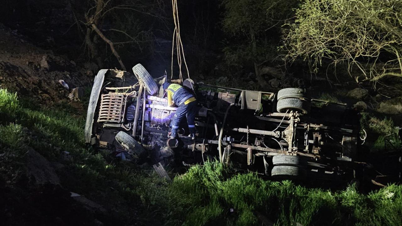 Balıkesir’de kamyonet şarampole devrildi: 1 ölü