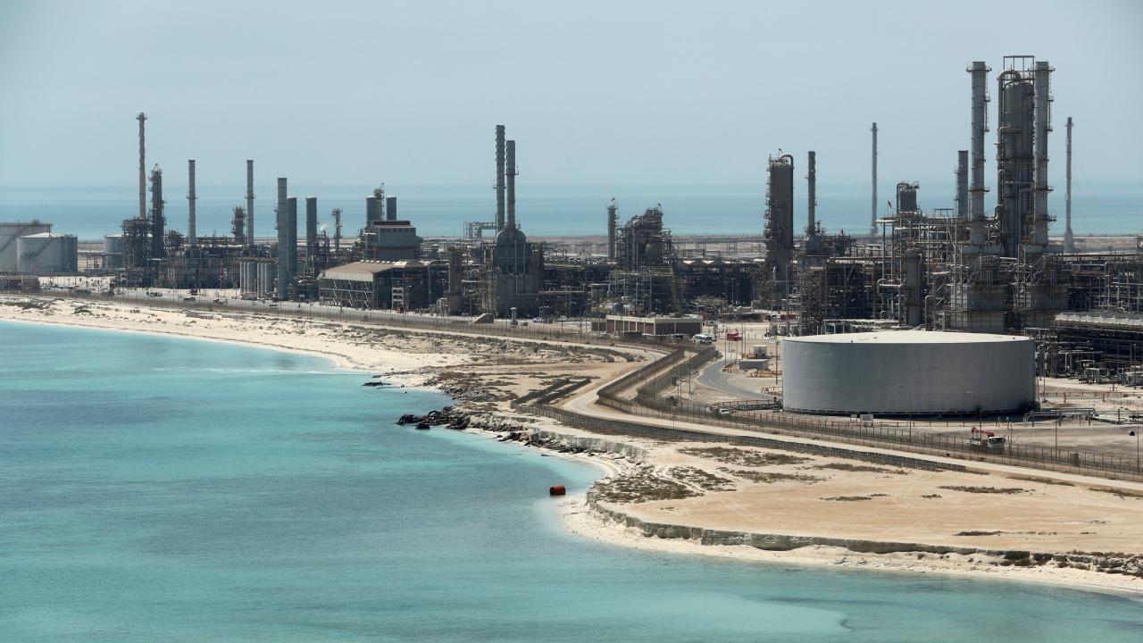 Suudi Arabistan: Enerji tesislerine yönelik saldırılar nedeniyle günlük 700 bin varil petrol akışı kaybı yaşandı