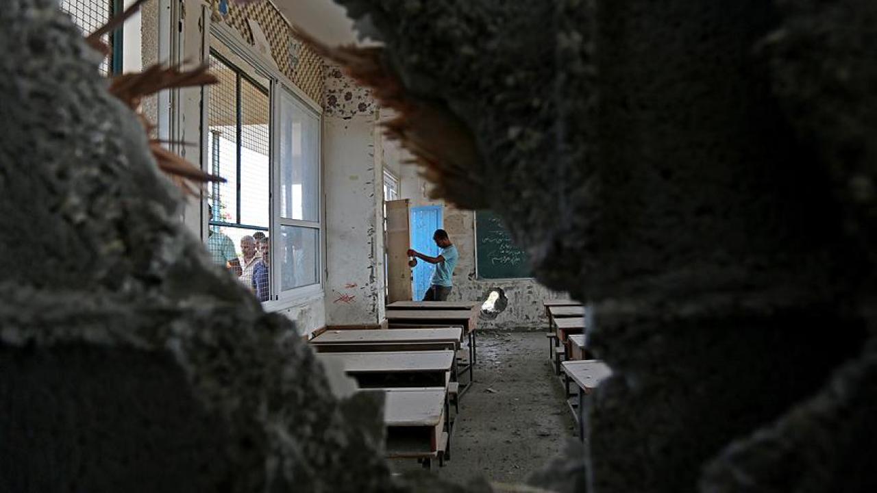 Soykırımcı İsrail, Batı Şeria’da okula giden Filistinli öğrencilere ses ve gaz bombası attı