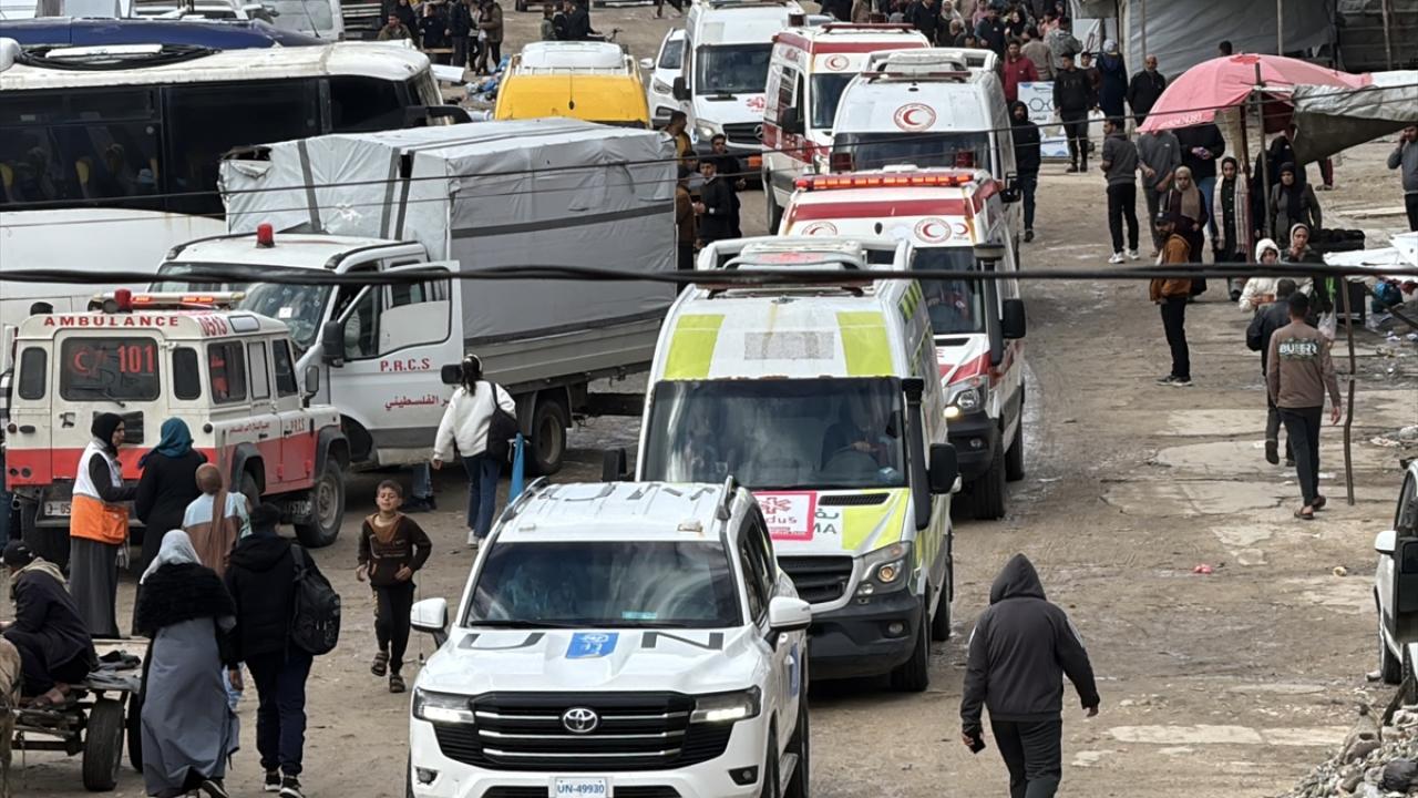 İşgalci İsrail’in Gazze’de polis aracını hedef aldığı saldırıda biri çocuk 4 kişi hayatını kaybetti