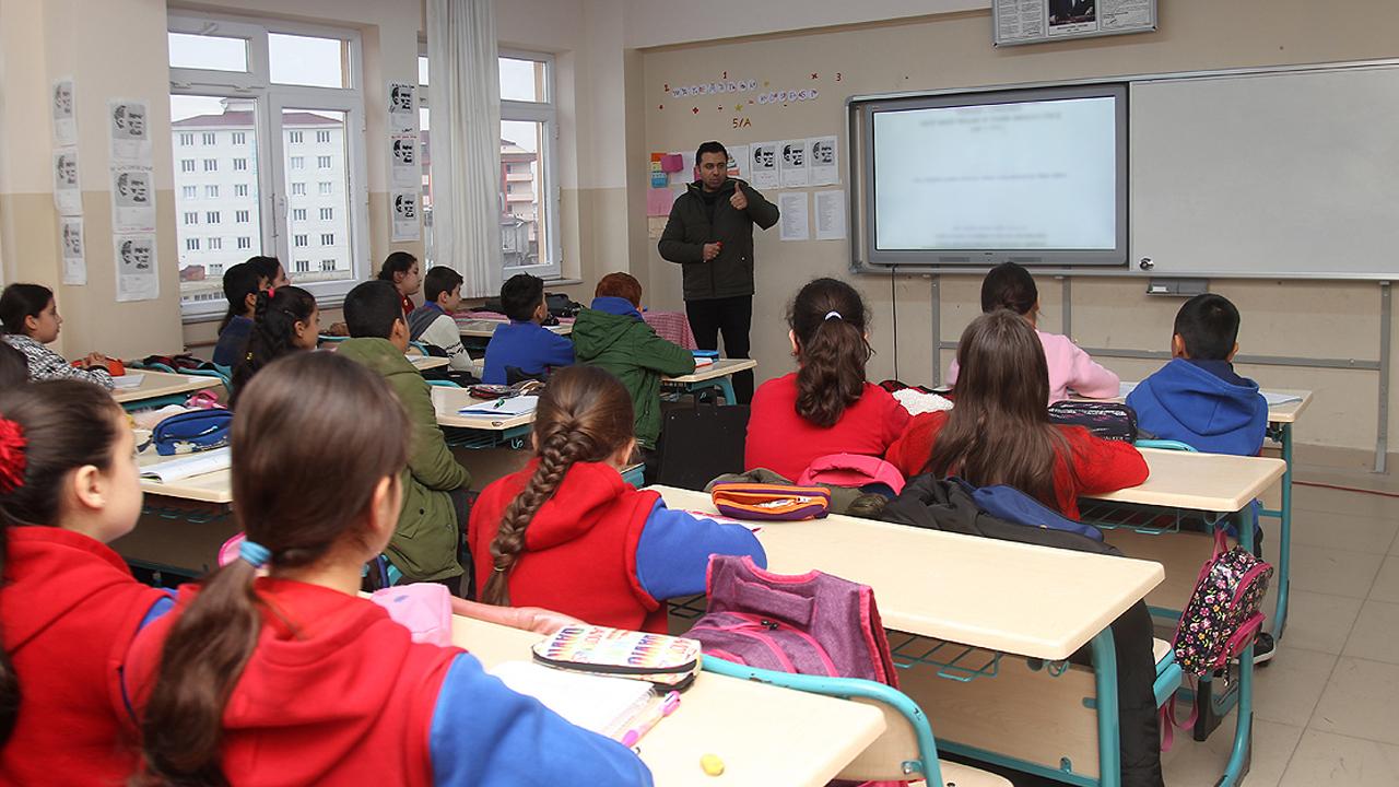 Turhal’da sel ve taşkın riskine karşı eğitime üç gün ara verildi