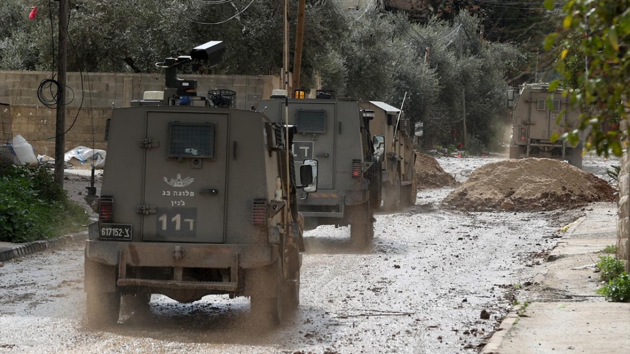 İşgal Altındaki Cenin’de Vahşet: İsrail Askerleri 3 Filistin Evini Ateşe Verdi