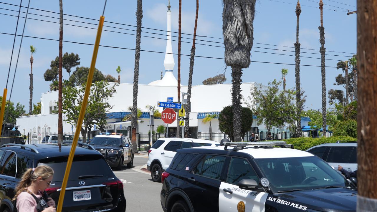 San Diego İslam Merkezi’ne Saldırı: BAE ve Katar’dan Sert Tepki, Nefret Suçu Vurgusu