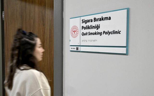 Ergenlere ve gebelere yönelik sigara bırakma poliklinikleri yaygınlaştırılacak