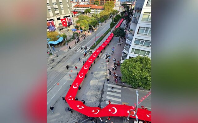 Samsun’da Cumhuriyet Bayramı 1919 metrelik Türk bayrağıyla kutlandı