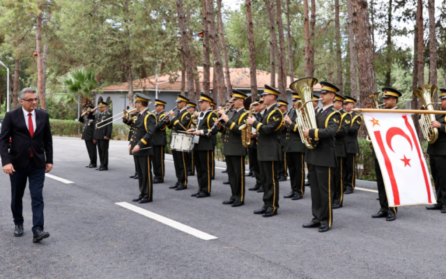 Erhürman, KTBK Komutanı Korgeneral İnaltekin’i ziyaret etti