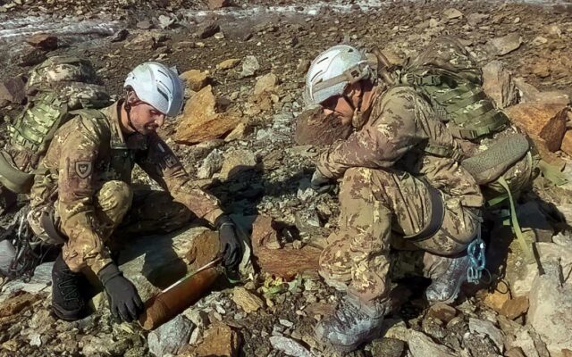 Buzullar eridi, altından Birinci Dünya Savaşı dönemine ait 250 mühimmat çıktı