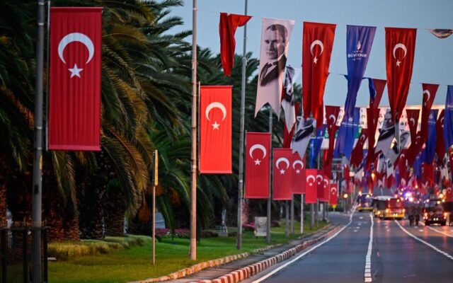 İstanbul’da 29 Ekim sebebiyle bazı yollar trafiğe kapatıldı