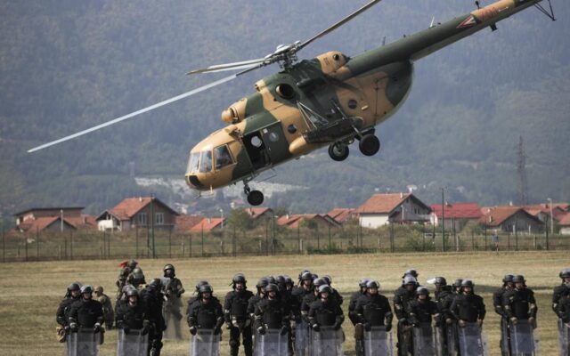 Bosna Hersek’te EUFOR’a ait helikopter düştü