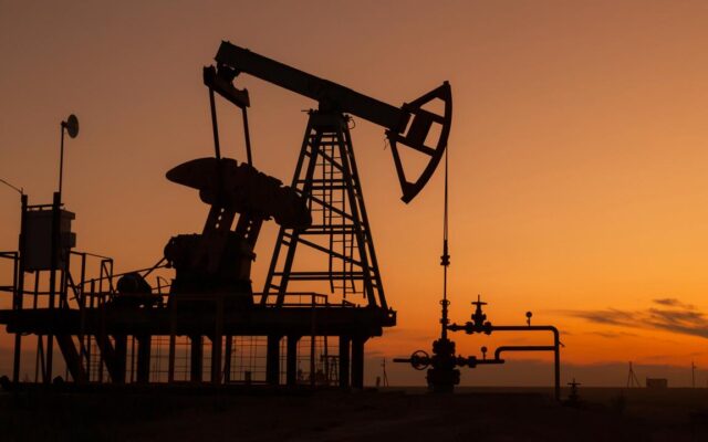 Brent petrolün varili 111,57 dolardan işlem görüyor